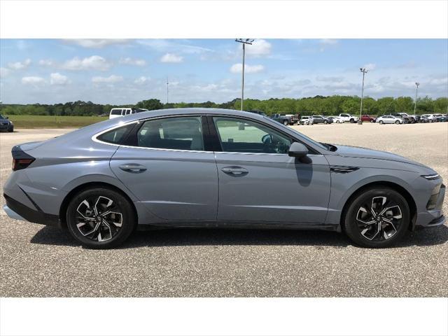 new 2025 Hyundai Sonata car, priced at $31,403