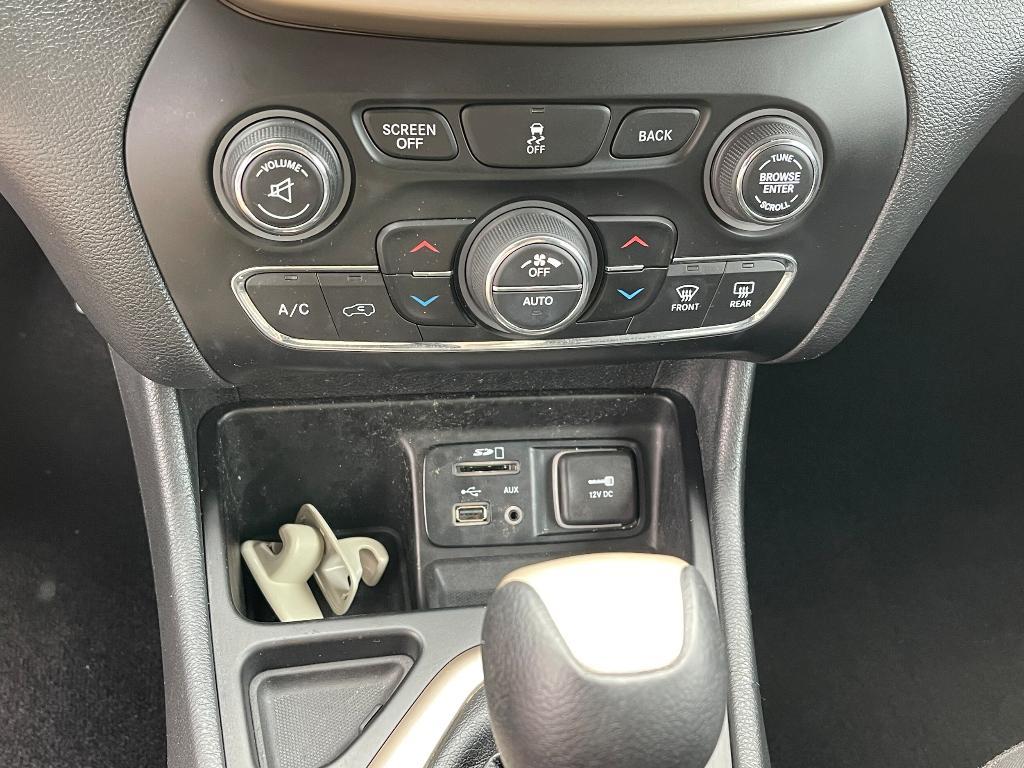 used 2014 Jeep Cherokee car, priced at $8,495