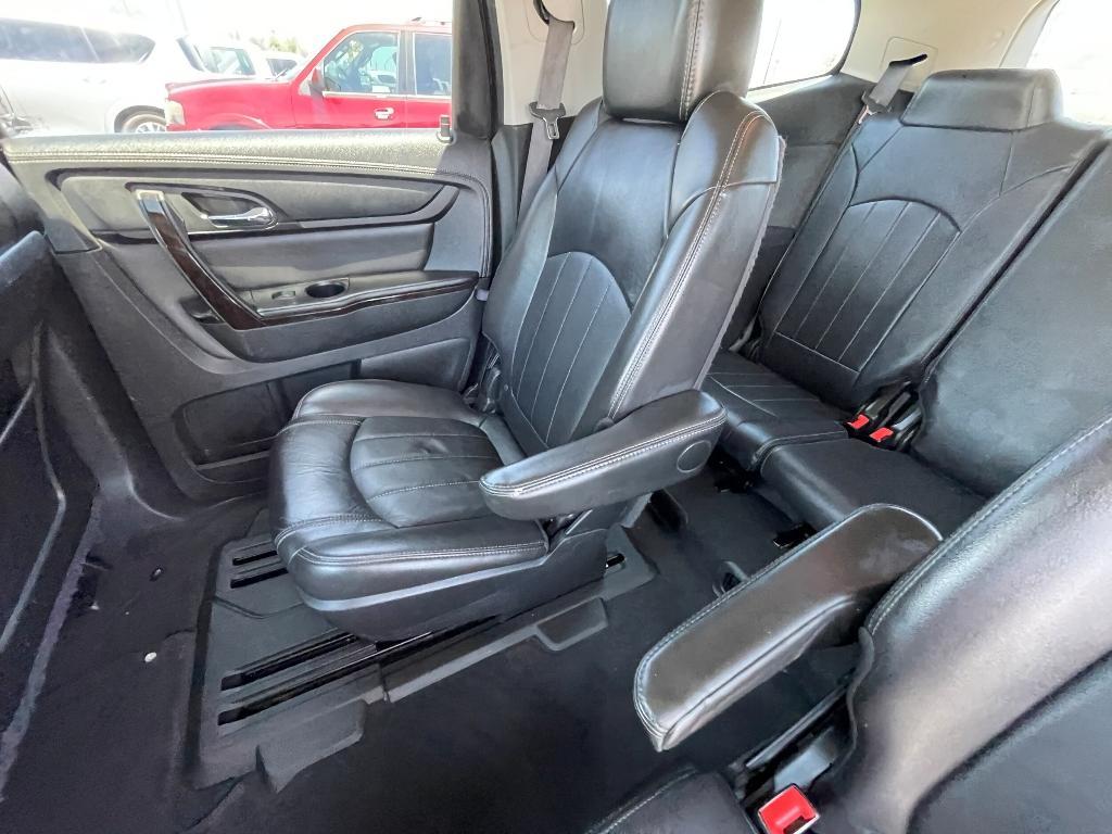 used 2015 Chevrolet Traverse car, priced at $11,995