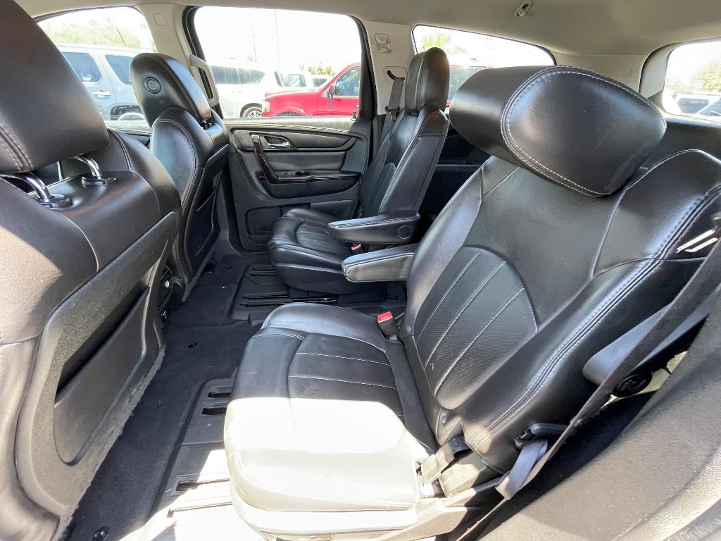 used 2015 Chevrolet Traverse car, priced at $11,995