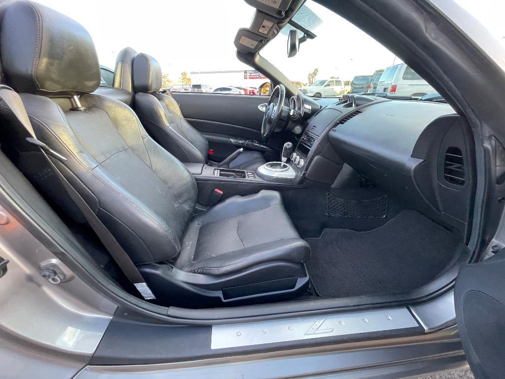 used 2007 Nissan 350Z car, priced at $10,995
