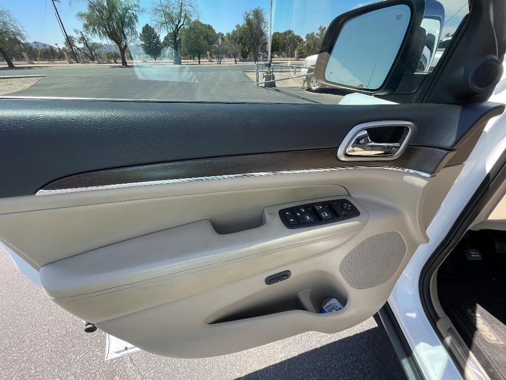 used 2014 Jeep Grand Cherokee car, priced at $11,995