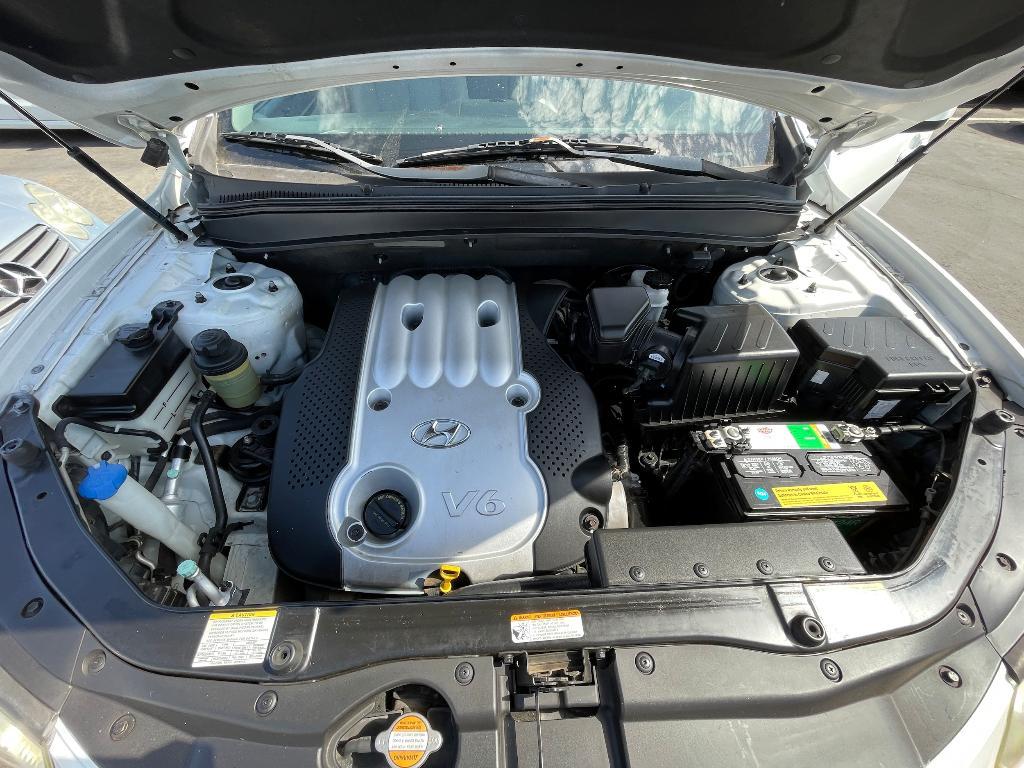 used 2007 Hyundai Santa Fe car, priced at $6,995