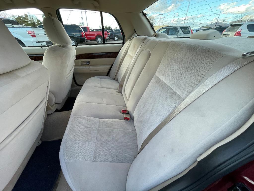 used 2006 Mercury Grand Marquis car, priced at $9,995