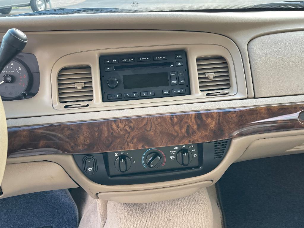 used 2006 Mercury Grand Marquis car, priced at $10,495