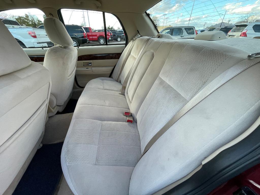 used 2006 Mercury Grand Marquis car, priced at $10,495