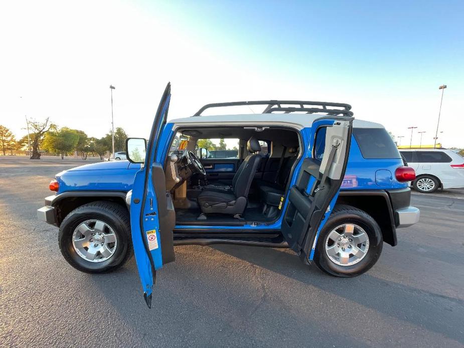 used 2007 Toyota FJ Cruiser car, priced at $12,995