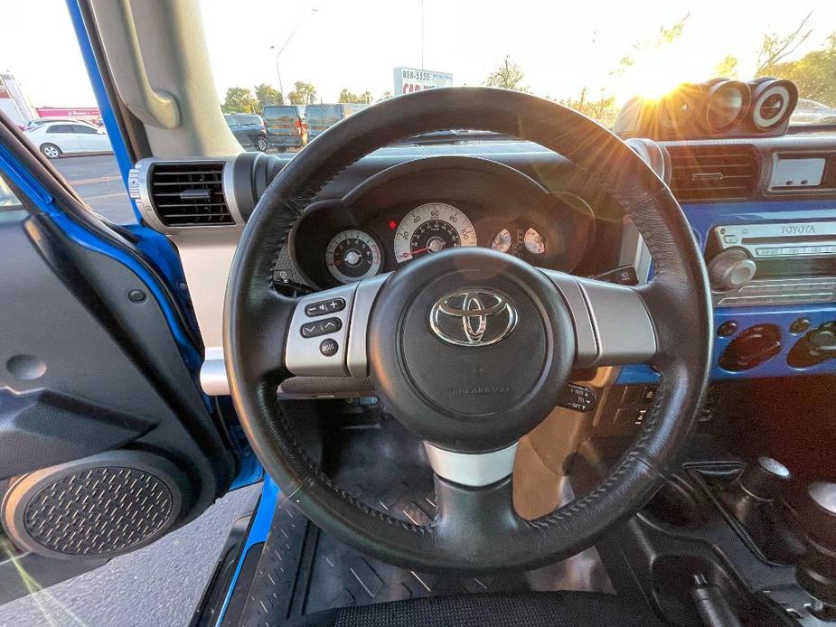 used 2007 Toyota FJ Cruiser car, priced at $12,995