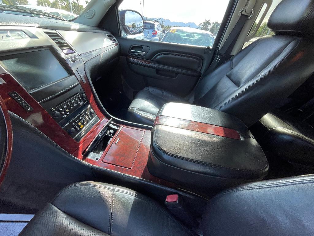 used 2011 Cadillac Escalade car, priced at $14,995