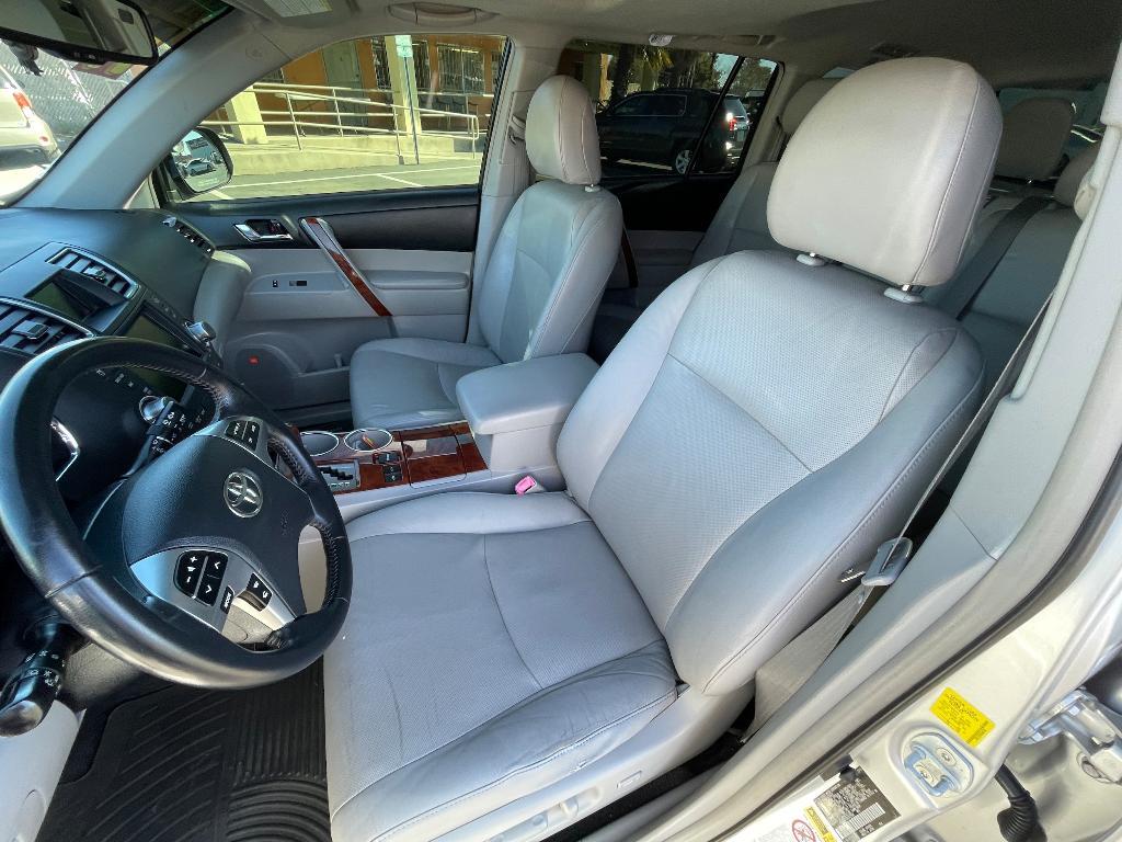 used 2011 Toyota Highlander Hybrid car, priced at $13,995