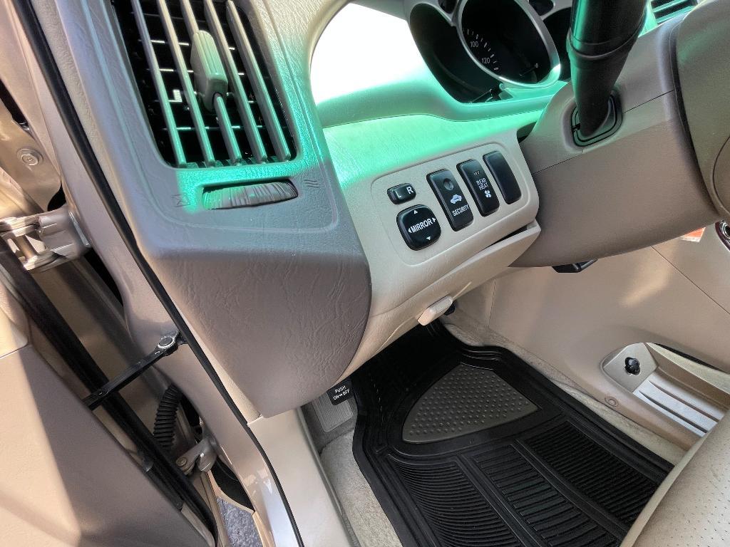 used 2007 Toyota Highlander car, priced at $7,495