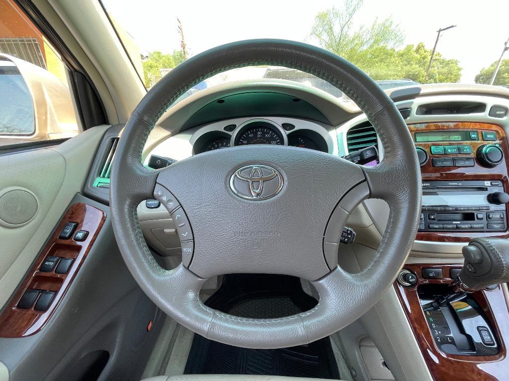 used 2007 Toyota Highlander car, priced at $7,495