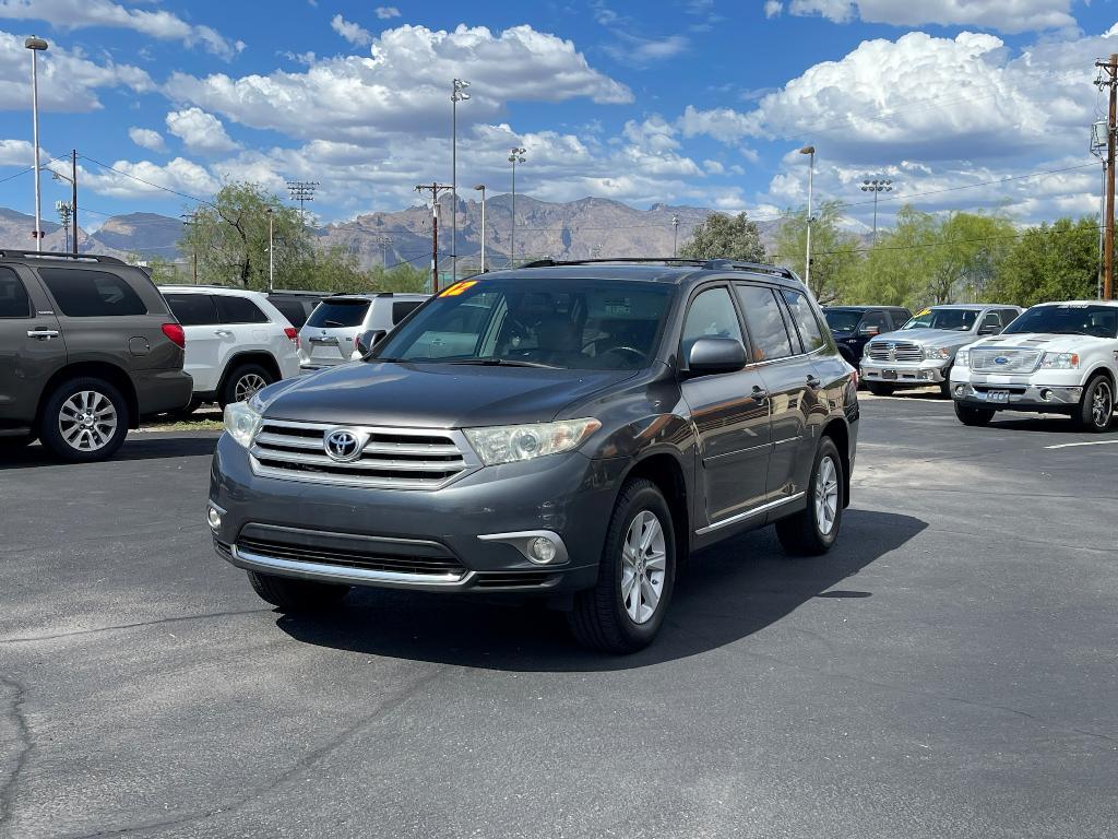 used 2012 Toyota Highlander car, priced at $11,995