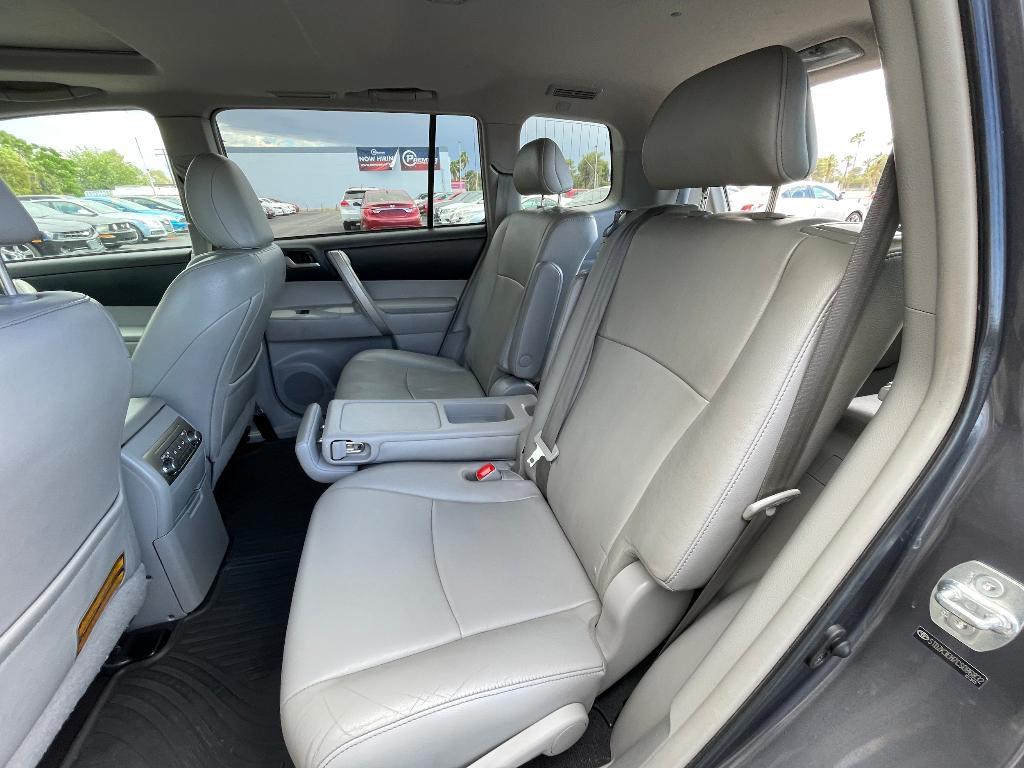used 2012 Toyota Highlander car, priced at $11,995