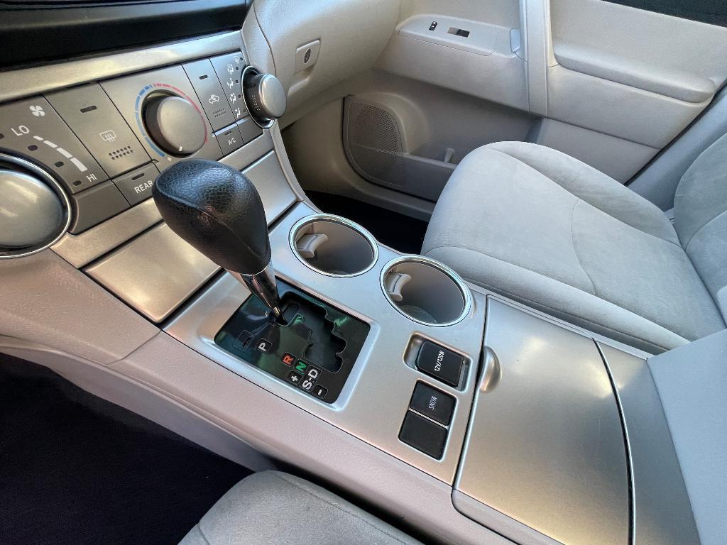 used 2011 Toyota Highlander car, priced at $12,495