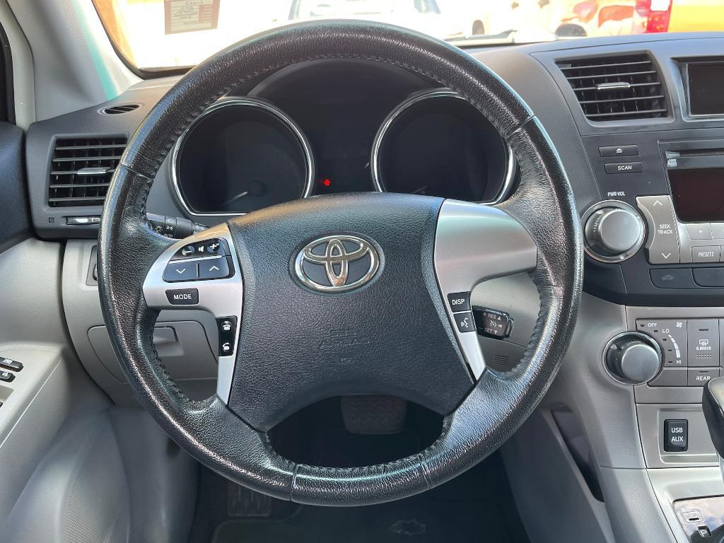 used 2012 Toyota Highlander car, priced at $10,995