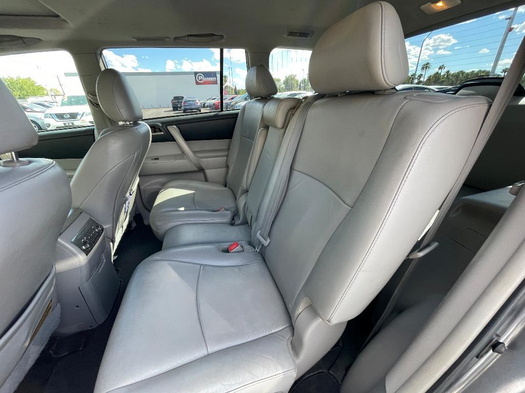 used 2012 Toyota Highlander car, priced at $10,995
