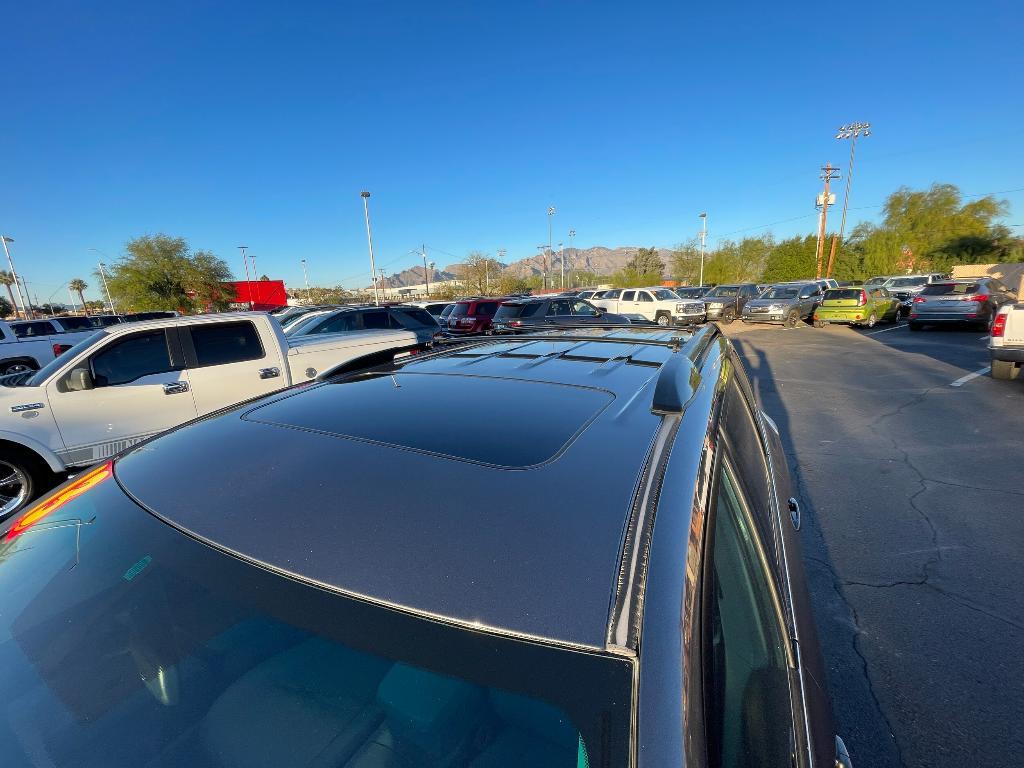 used 2013 Toyota Highlander car, priced at $11,995