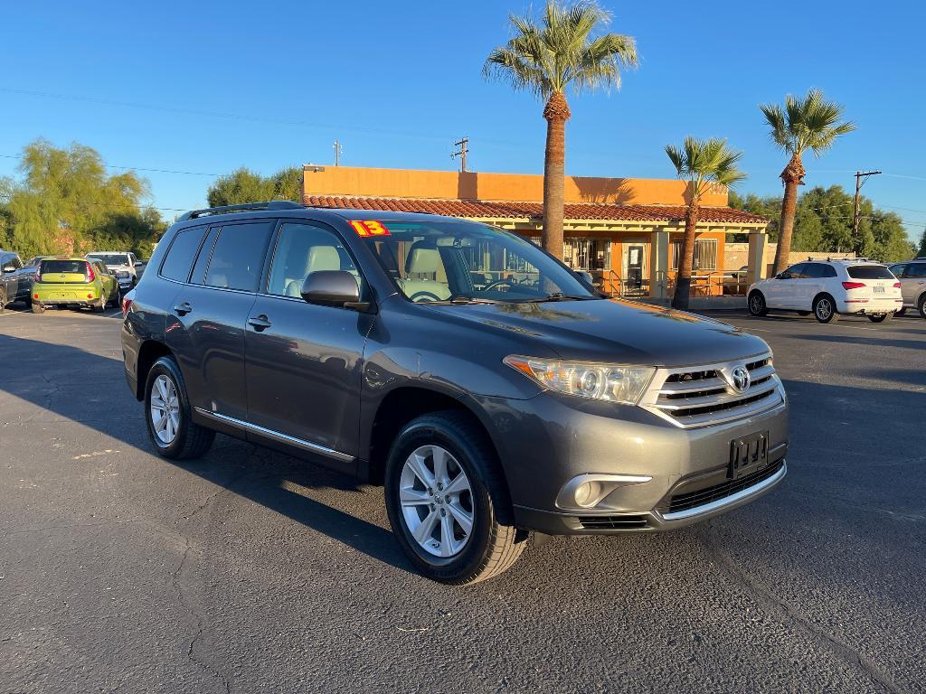 used 2013 Toyota Highlander car, priced at $11,995
