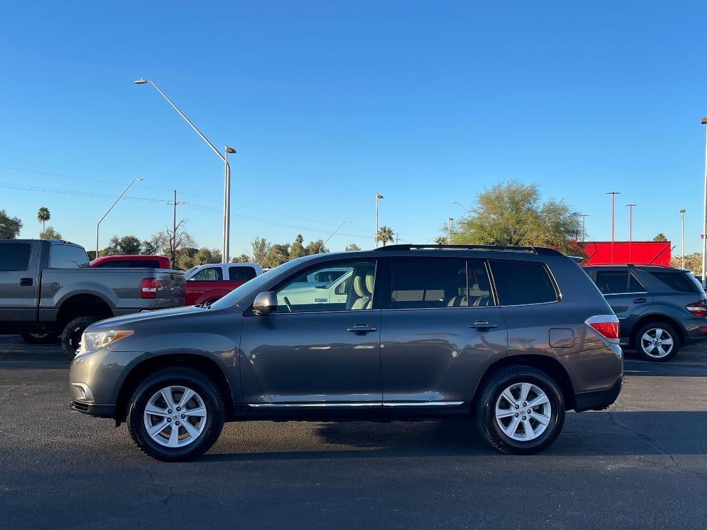 used 2013 Toyota Highlander car, priced at $11,995
