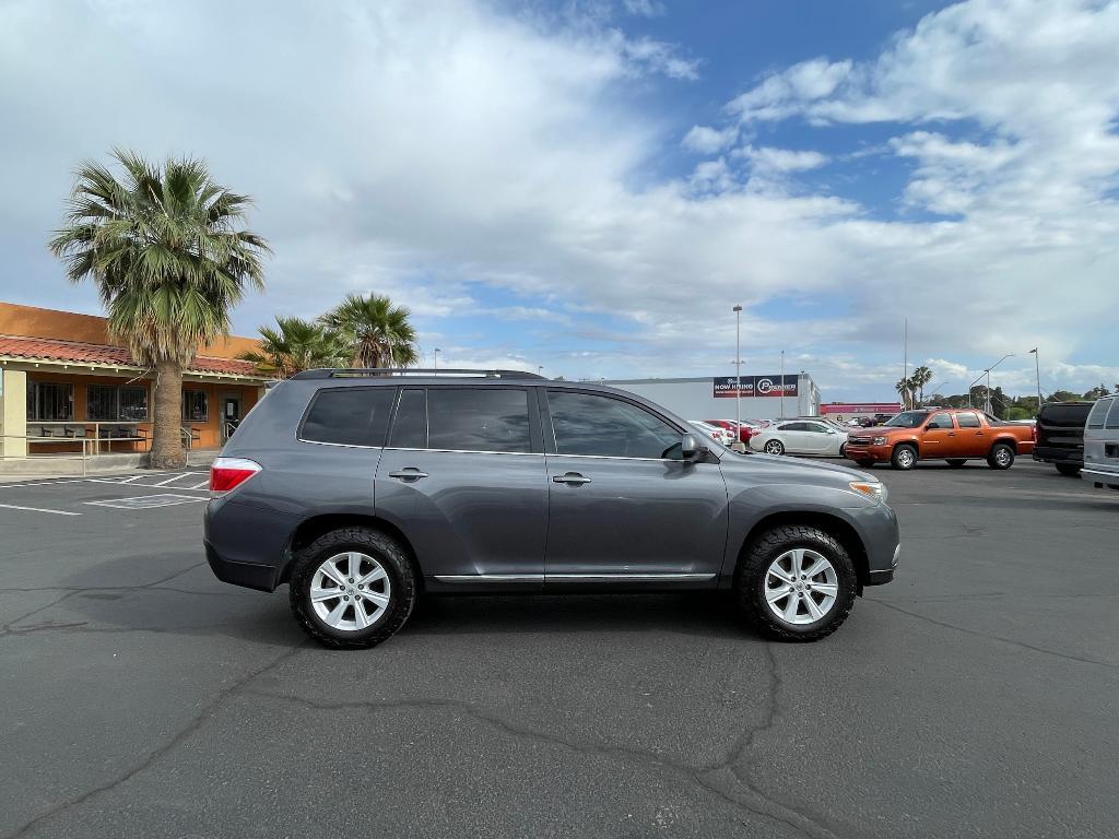used 2013 Toyota Highlander car, priced at $14,495