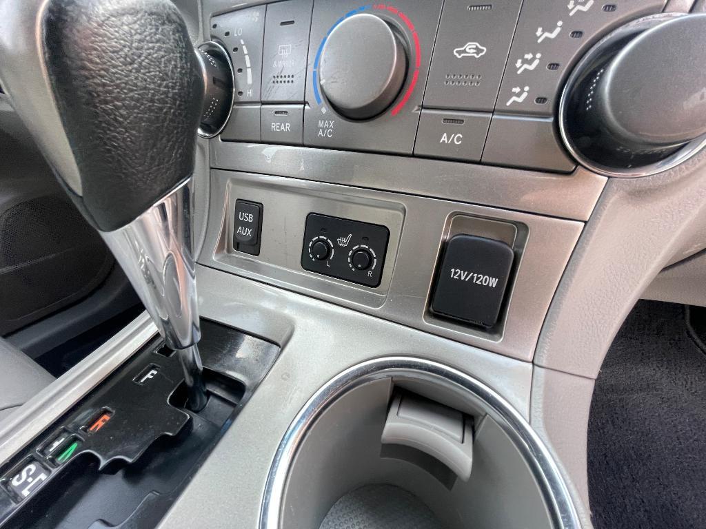 used 2013 Toyota Highlander car, priced at $14,495
