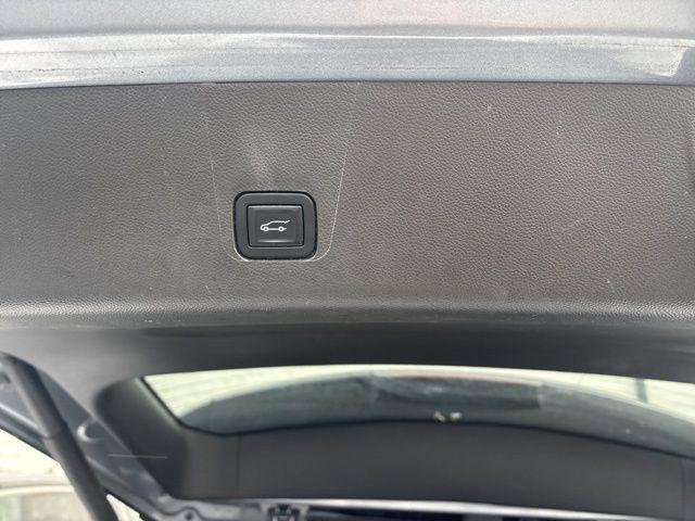 used 2021 Chevrolet Traverse car, priced at $23,088