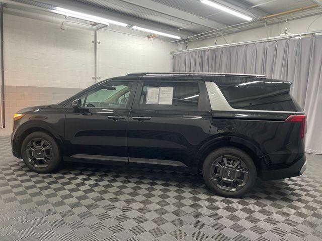 used 2025 Kia Carnival Hybrid car, priced at $42,398