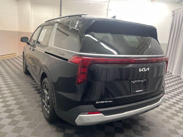 used 2025 Kia Carnival Hybrid car, priced at $42,398