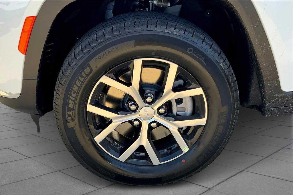 new 2025 Jeep Grand Cherokee L car, priced at $47,999