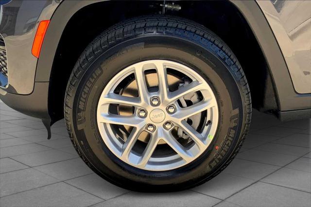 new 2025 Jeep Grand Cherokee car, priced at $42,375