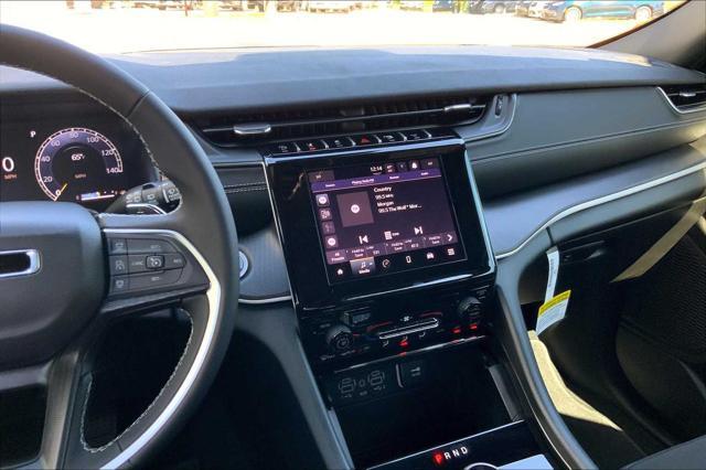 new 2025 Jeep Grand Cherokee car, priced at $42,375