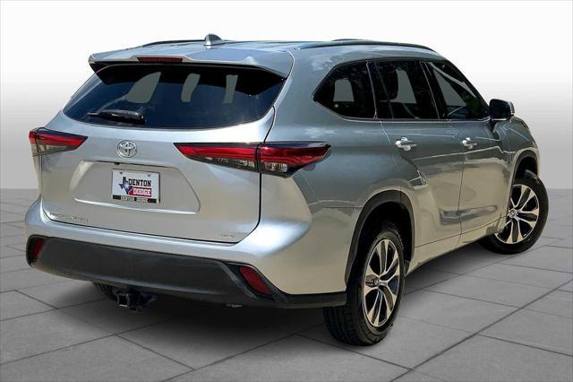 used 2021 Toyota Highlander car, priced at $25,890