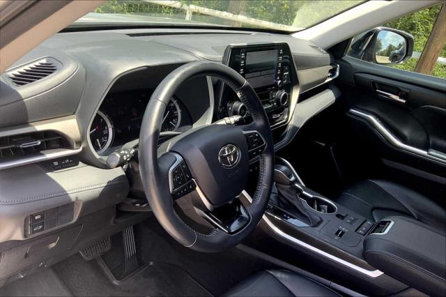 used 2021 Toyota Highlander car, priced at $25,890