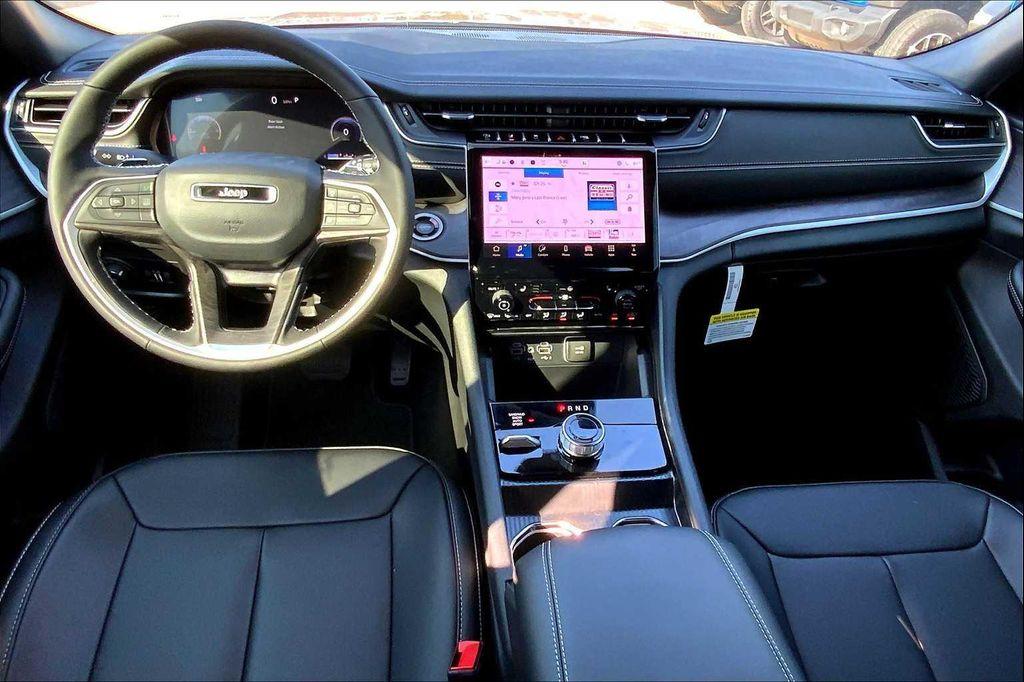 new 2025 Jeep Grand Cherokee car, priced at $47,999