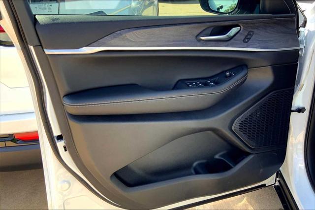 new 2025 Jeep Grand Cherokee L car, priced at $53,999