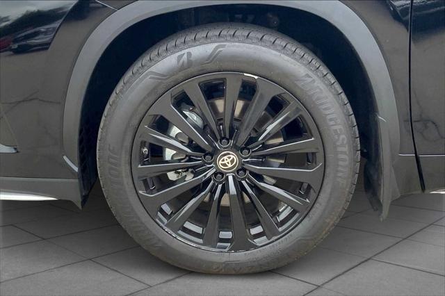 used 2024 Toyota Highlander car, priced at $43,590