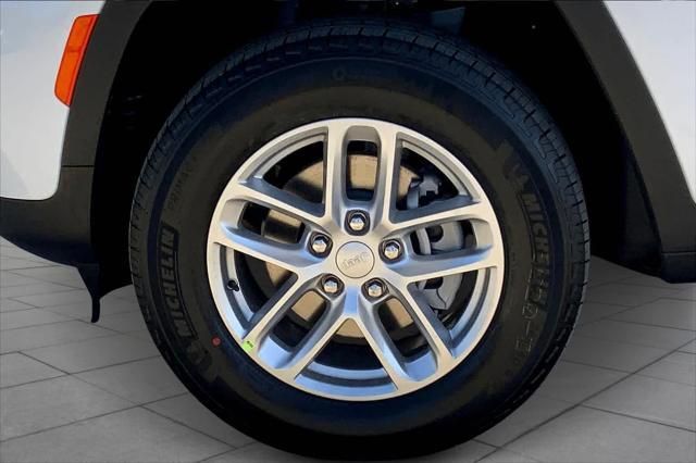 new 2025 Jeep Grand Cherokee car, priced at $41,780