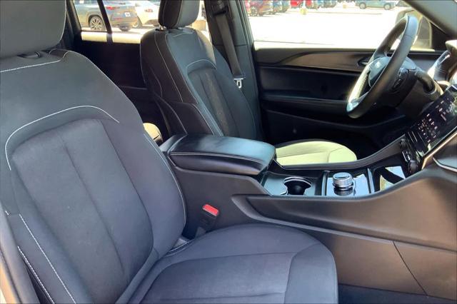 used 2024 Jeep Grand Cherokee car, priced at $32,990