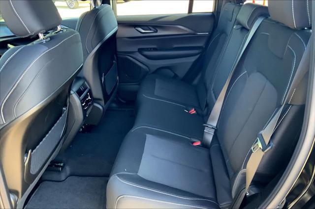 new 2025 Jeep Grand Cherokee car, priced at $42,375