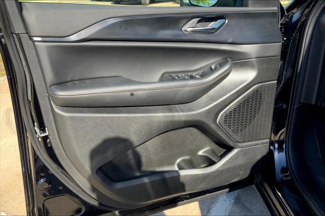 new 2025 Jeep Grand Cherokee car, priced at $42,375