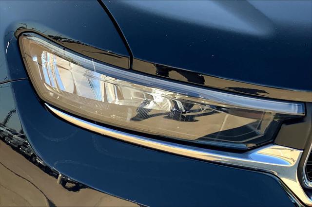 new 2025 Jeep Grand Cherokee car, priced at $42,375