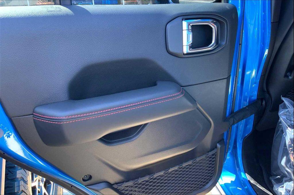 new 2025 Jeep Wrangler car, priced at $57,999