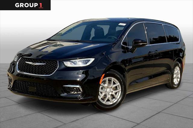 new 2025 Chrysler Pacifica car, priced at $44,445