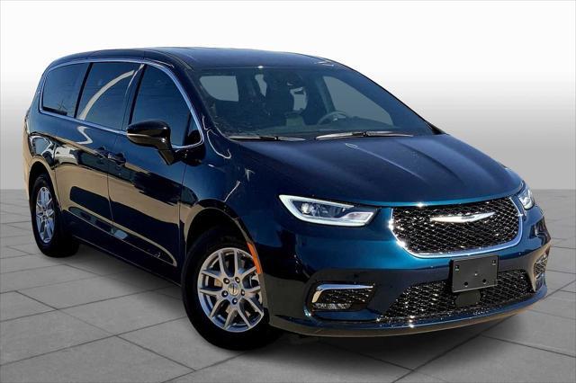 new 2025 Chrysler Pacifica car, priced at $42,999