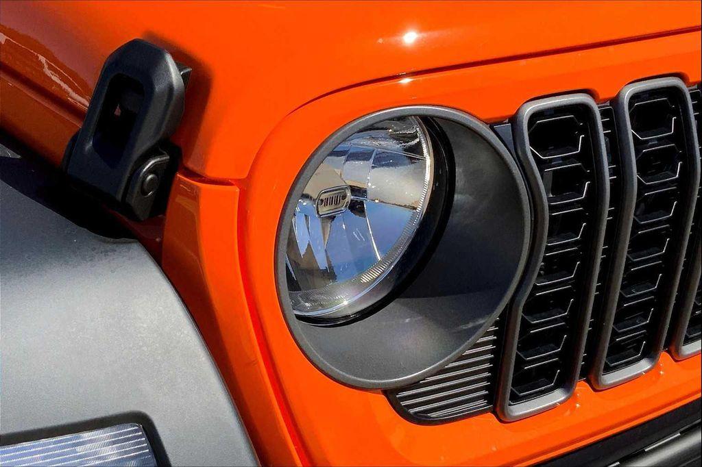 new 2025 Jeep Wrangler car, priced at $46,999