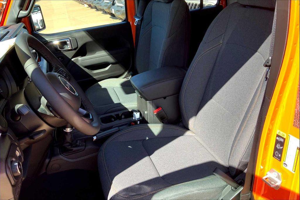 new 2025 Jeep Wrangler car, priced at $46,999
