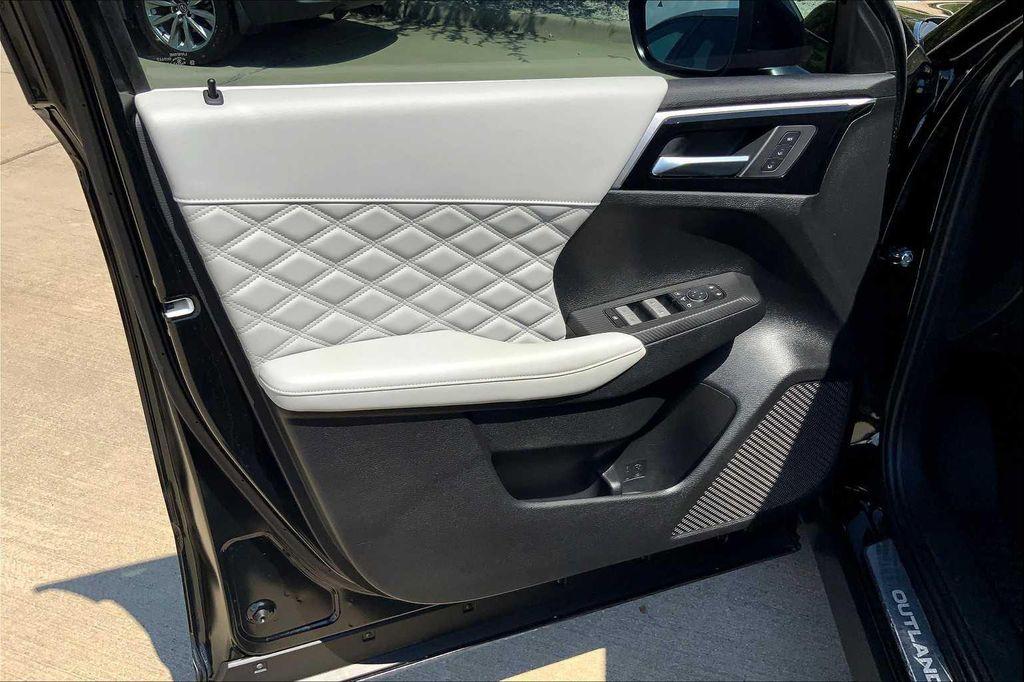 used 2024 Mitsubishi Outlander car, priced at $30,890
