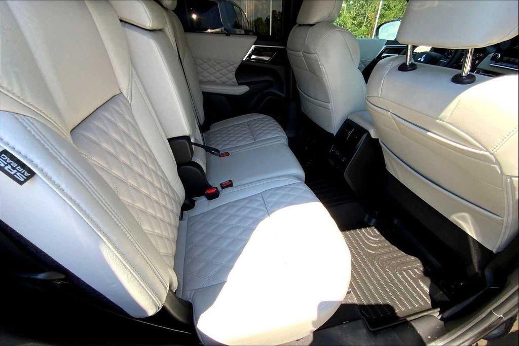 used 2024 Mitsubishi Outlander car, priced at $30,890