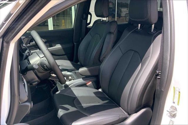 new 2025 Chrysler Pacifica car, priced at $44,445
